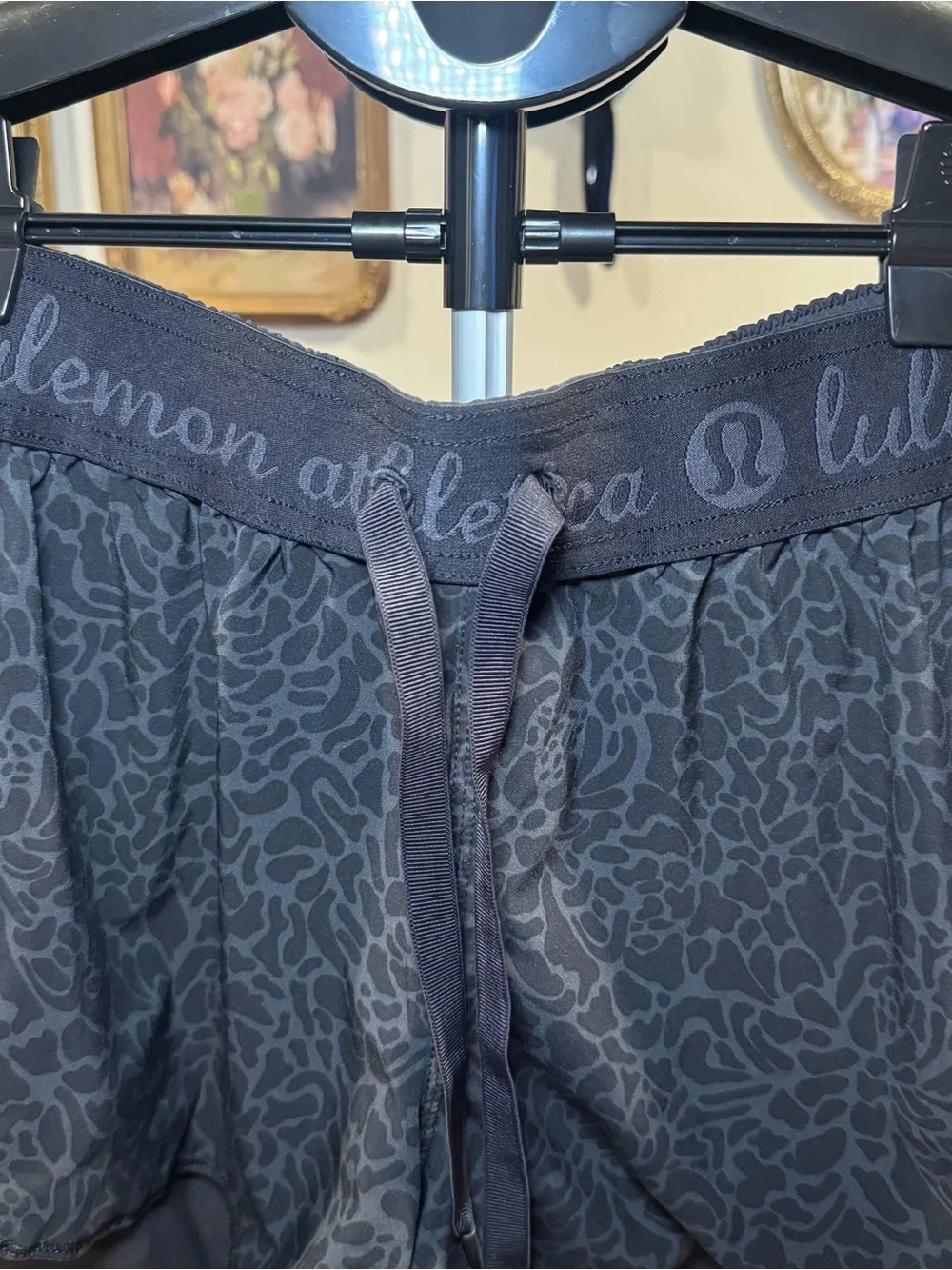 Lululemon Black Floral Print Reversible Running Shorts - Picture 2 of 8